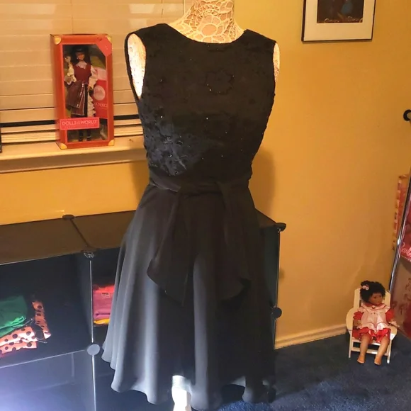gold glitter dress plus size ZAPAKA Women Plus Size Metallic Gold Prom Dress A-Line Sweetheart Pleated Long Party Dress, Gold / US18W